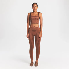 NikeSKIMS SATIN SHINE PANELED SCOOP TANK | CAROB BROWN