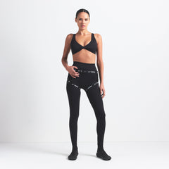 NikeSKIMS MATTE TWIST-FRONT BRA | OBSIDIAN