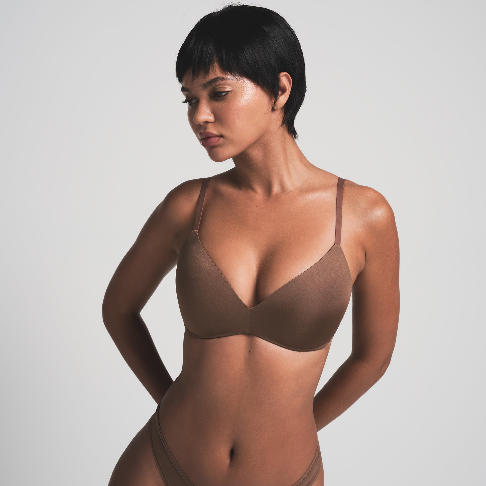 WIRELESS FORM PUSH-UP PLUNGE BRA | JASPER