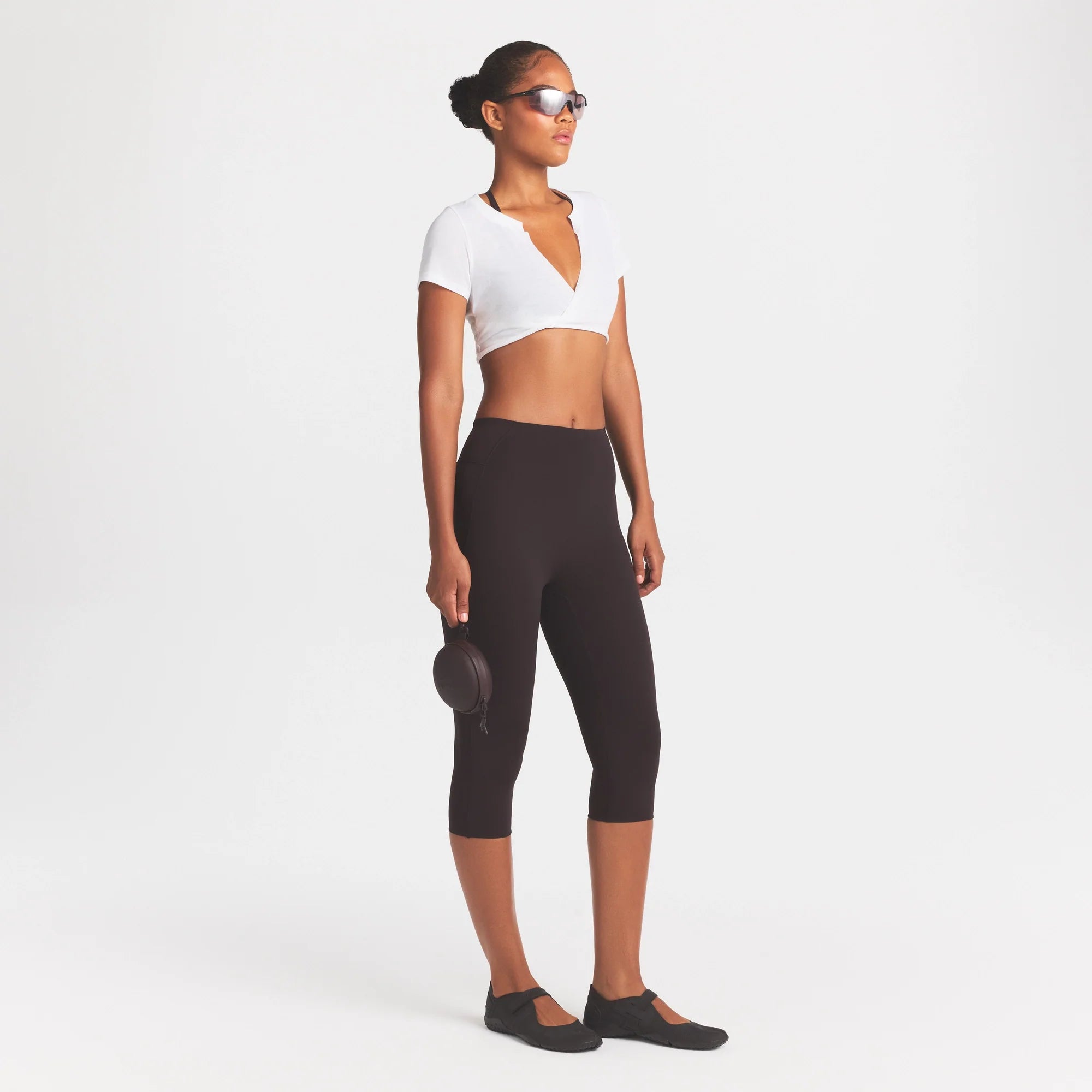 NikeSKIMS STUDIO STRETCH 17" CAPRI LEGGING | DARK ROAST