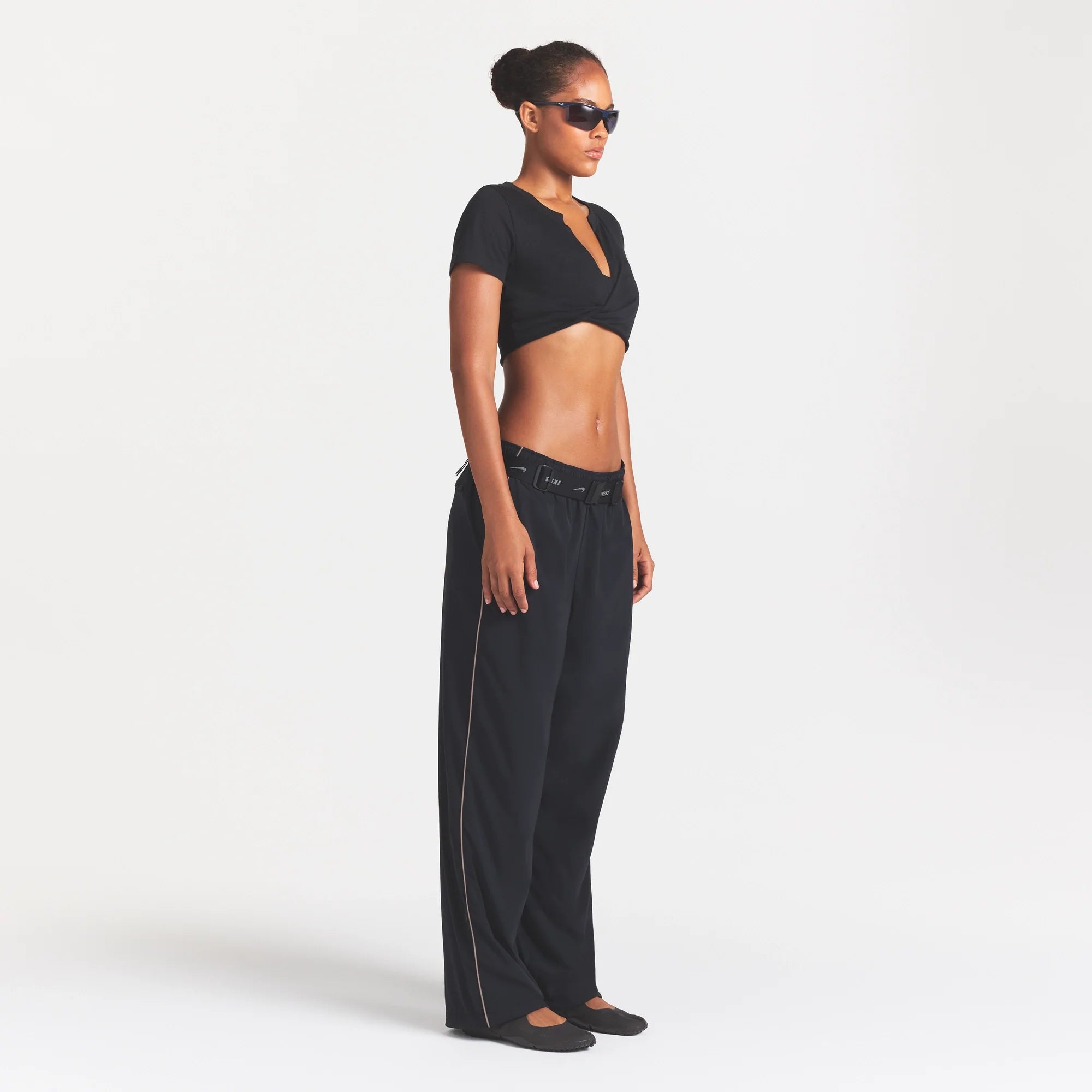 NikeSKIMS STRETCH NYLON OVERSIZED PANT | OBSIDIAN OLIVE GREY
