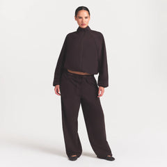 NikeSKIMS STRETCH NYLON OVERSIZED PANT | DARK ROAST