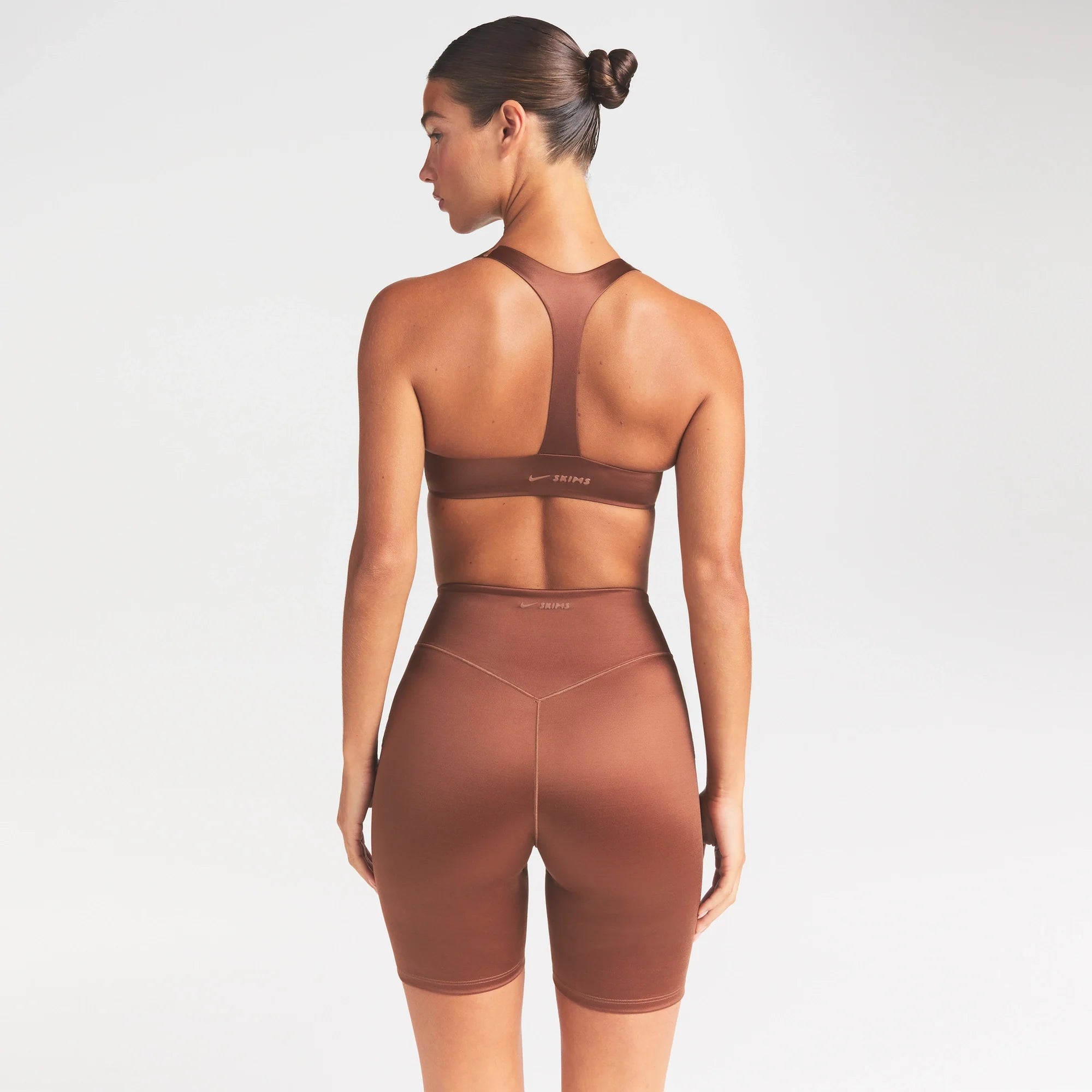 NikeSKIMS SATIN SHINE PLUNGE T-BACK BRA | CAROB BROWN