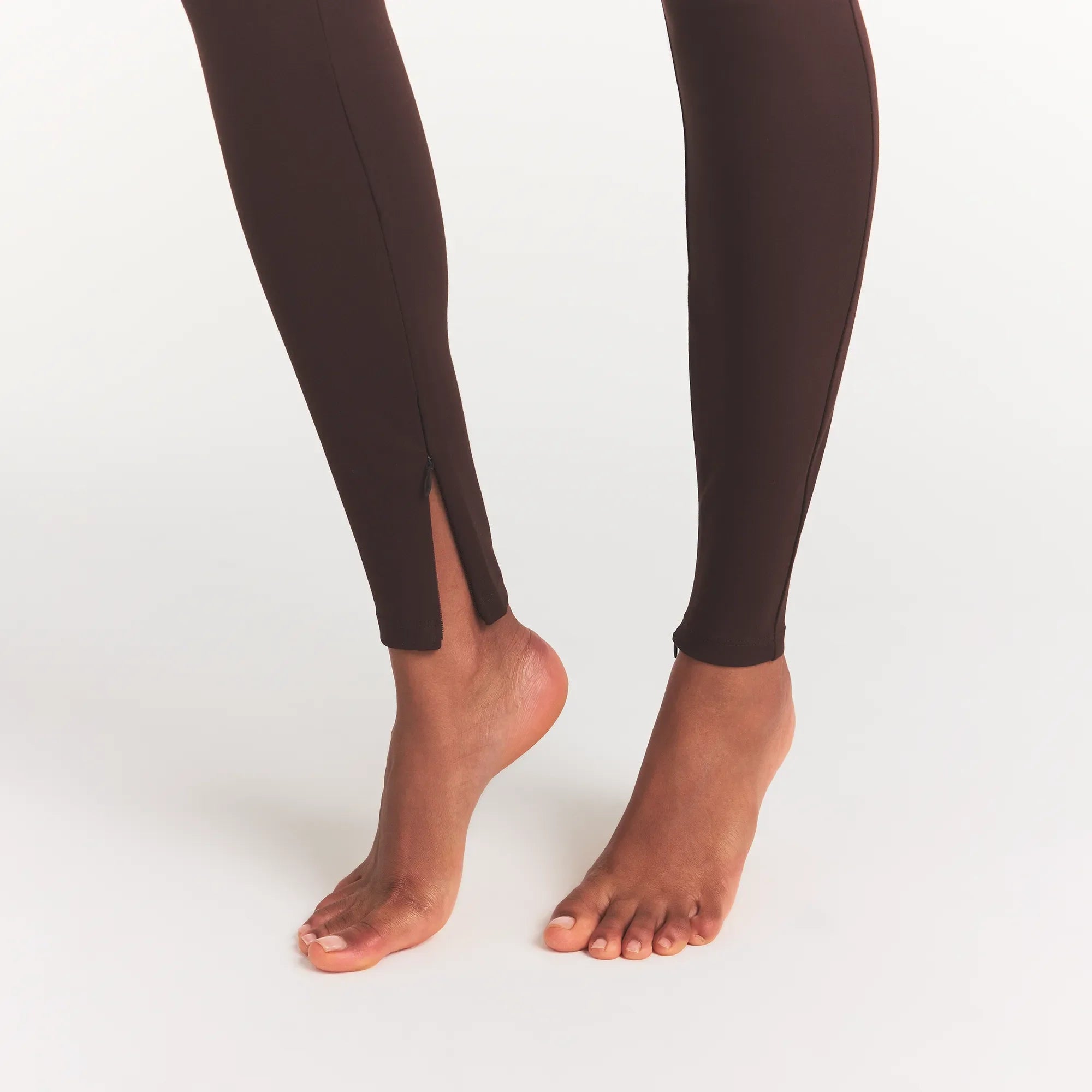 THE ESSENTIAL PANTS HIGH-WAISTED LEGGING | ESPRESSO