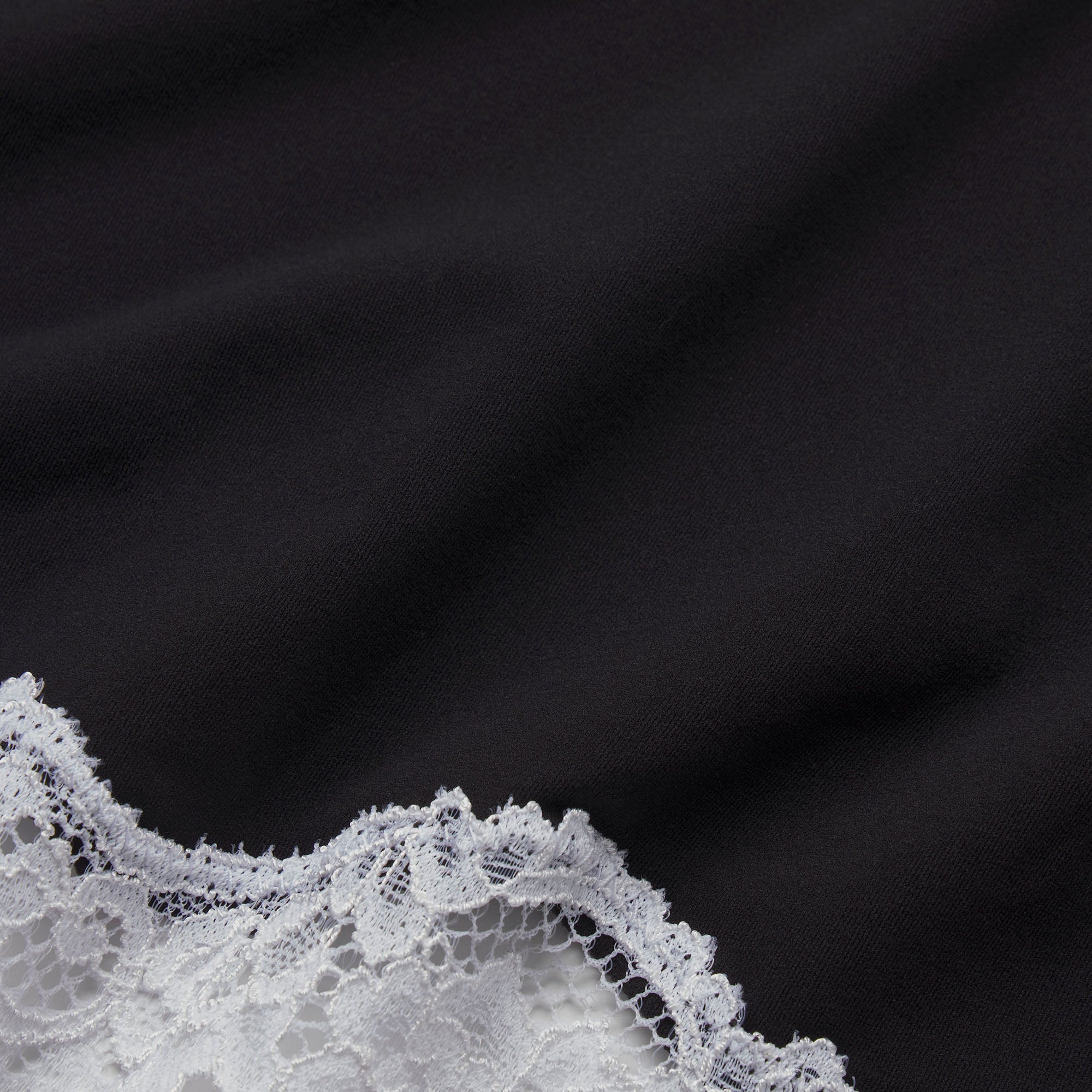 FITS EVERYBODY LACE TANGA | OBSIDIAN CONTRAST