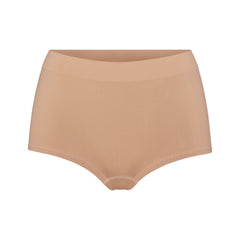 SOFT SMOOTHING SEAMLESS BOY SHORT | OCHRE