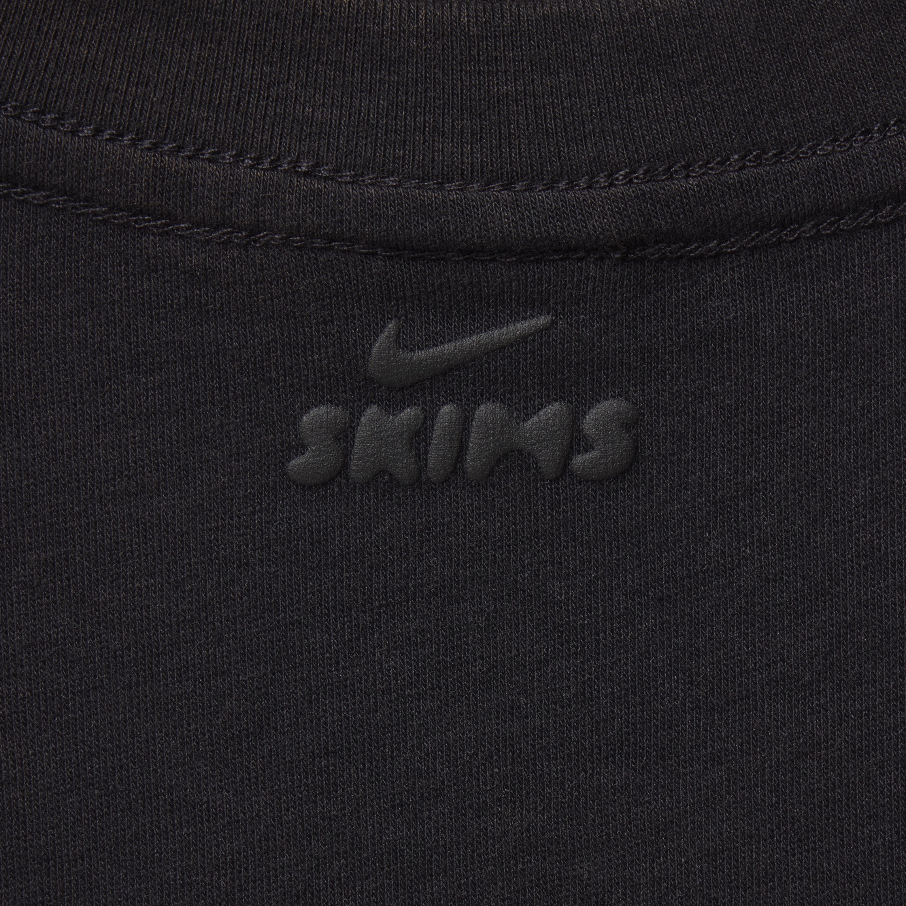 NikeSKIMS PERFORMANCE COTTON BLEND SHORT SLEEVE V-NECK CROP TOP | OBSIDIAN